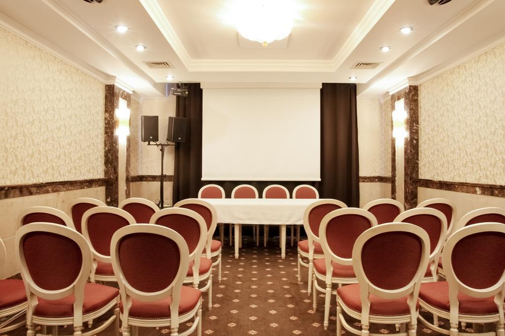 Hotel Hermes อัลบายูเลีย ภายนอก รูปภาพ